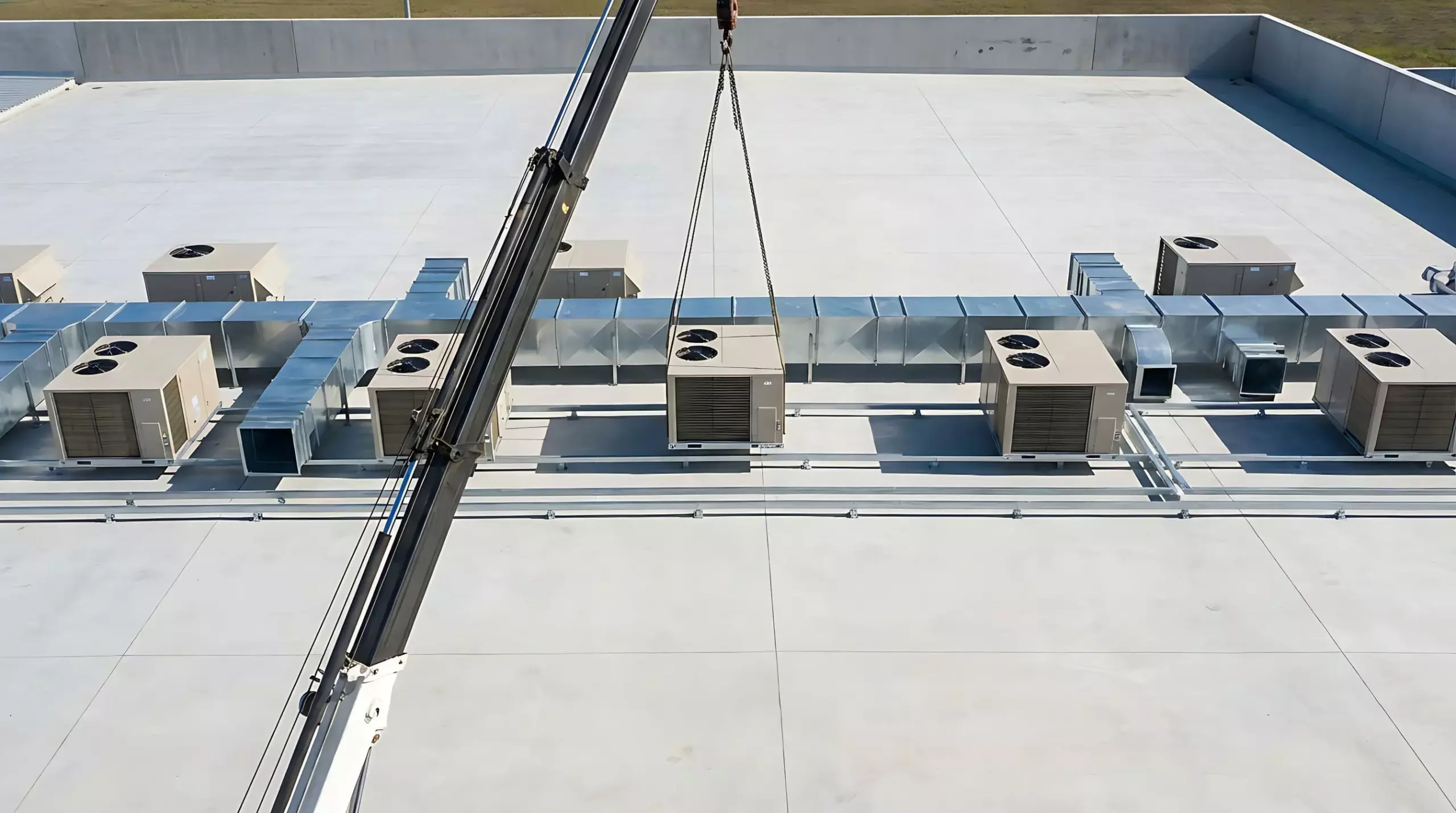 Поставка HVAC оборудования — разгрузка и контролируемая логистика на объект